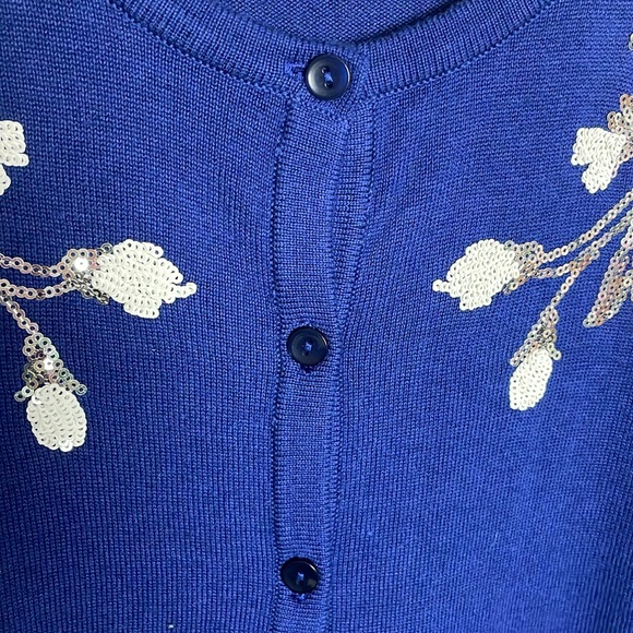 Bob Mackie Royal Blue button down Cardigan with shiny Sequins Flower Detail- M - Picture 3 of 12